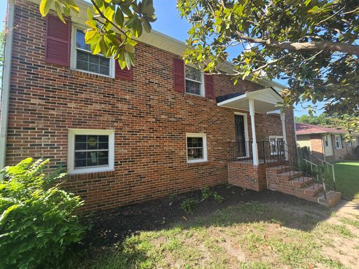 Remodeled home in Colonial Heights – photo 1