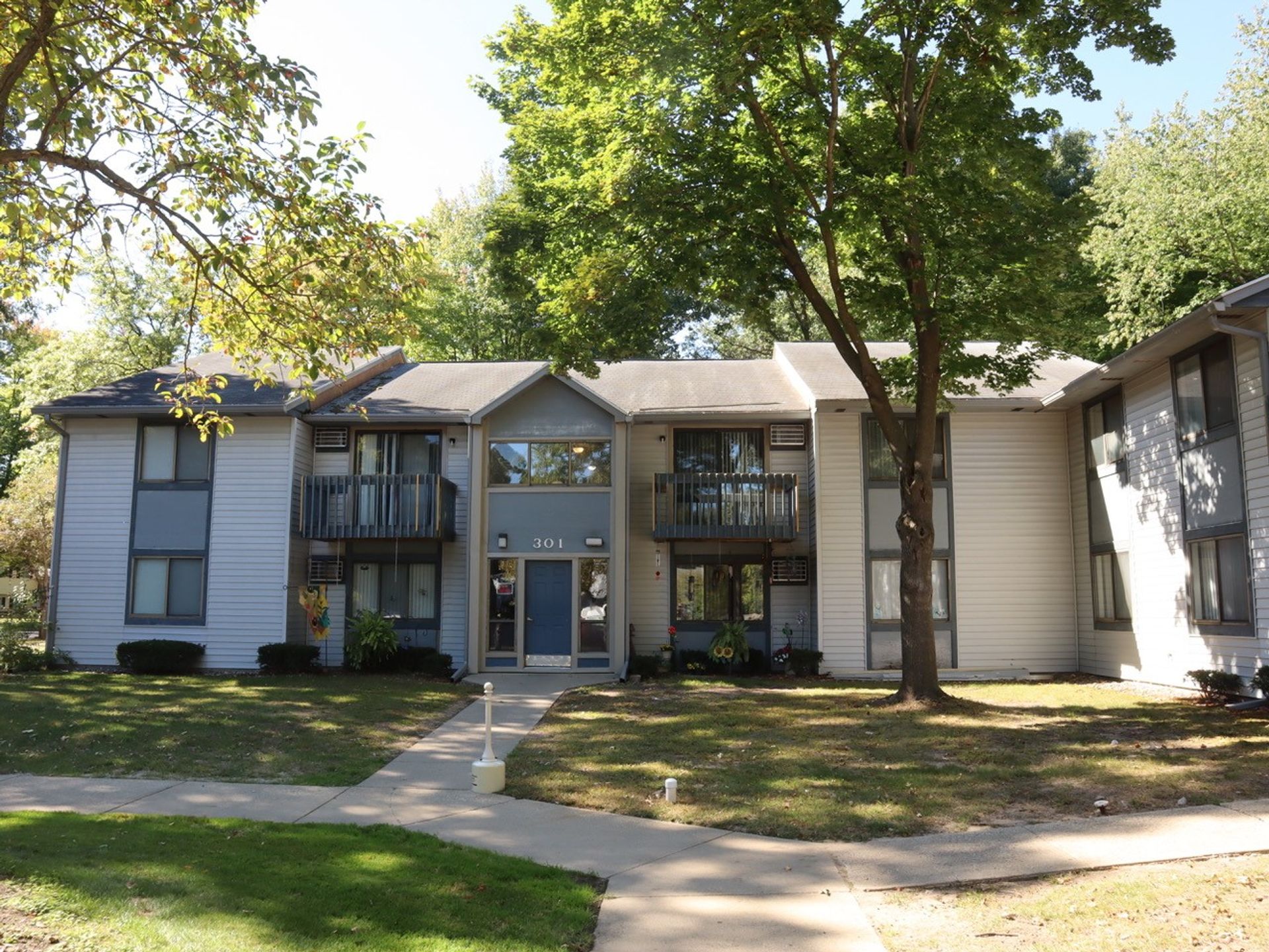 Montrose Apartment: 301 Coke Street