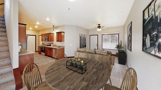 3 Bd, 2.5 BA Townhome, Double Attached Garage, Pet Friendly, Harrisburg – photo 1