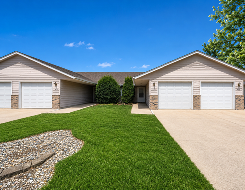 Spacious 2 Bed, 1 Bath Townhomes in Brandon No Steps, Attached Garage & Open Layout