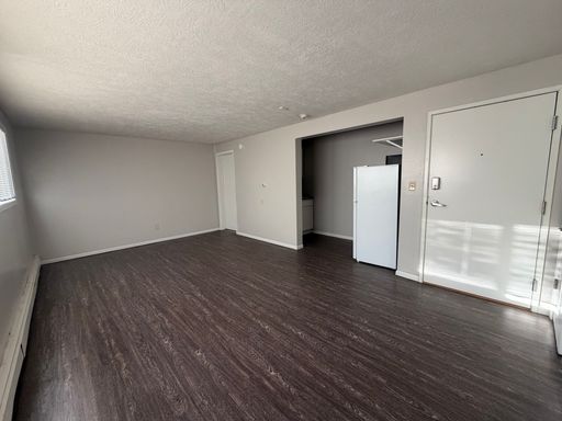 NEWLY UPDATED STUDIO UNIT, Centrally Located Near Downtown Sioux Falls – photo 1