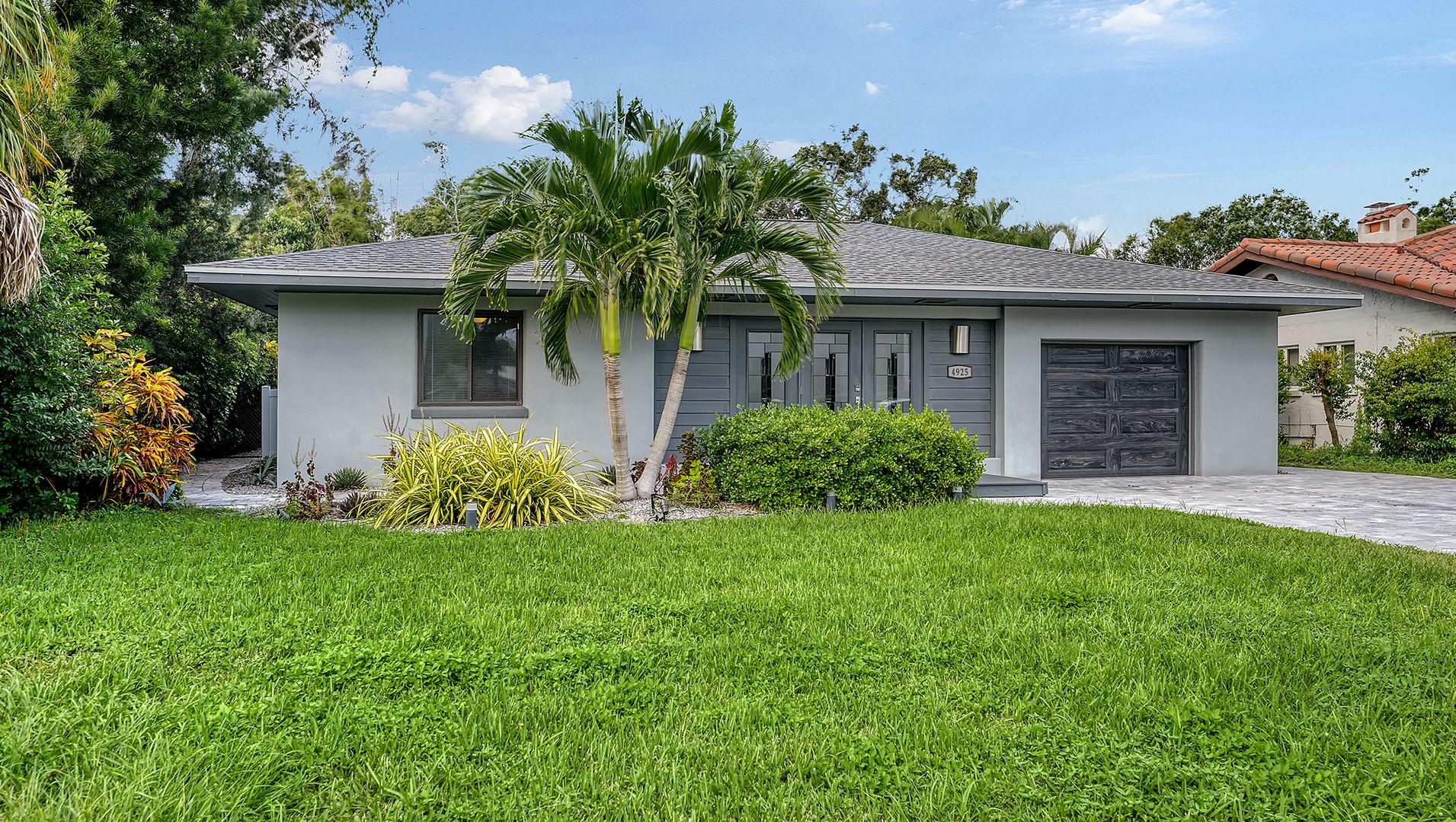 Sarasota House: 4925 Bay Shore Rd