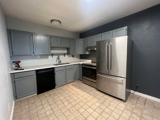 1BR, 1BA lower unit in great commute location off the Palmer-Wasilla Hwy