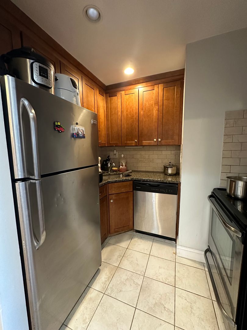 Chelsea Apartment: 70 Lafayette Ave