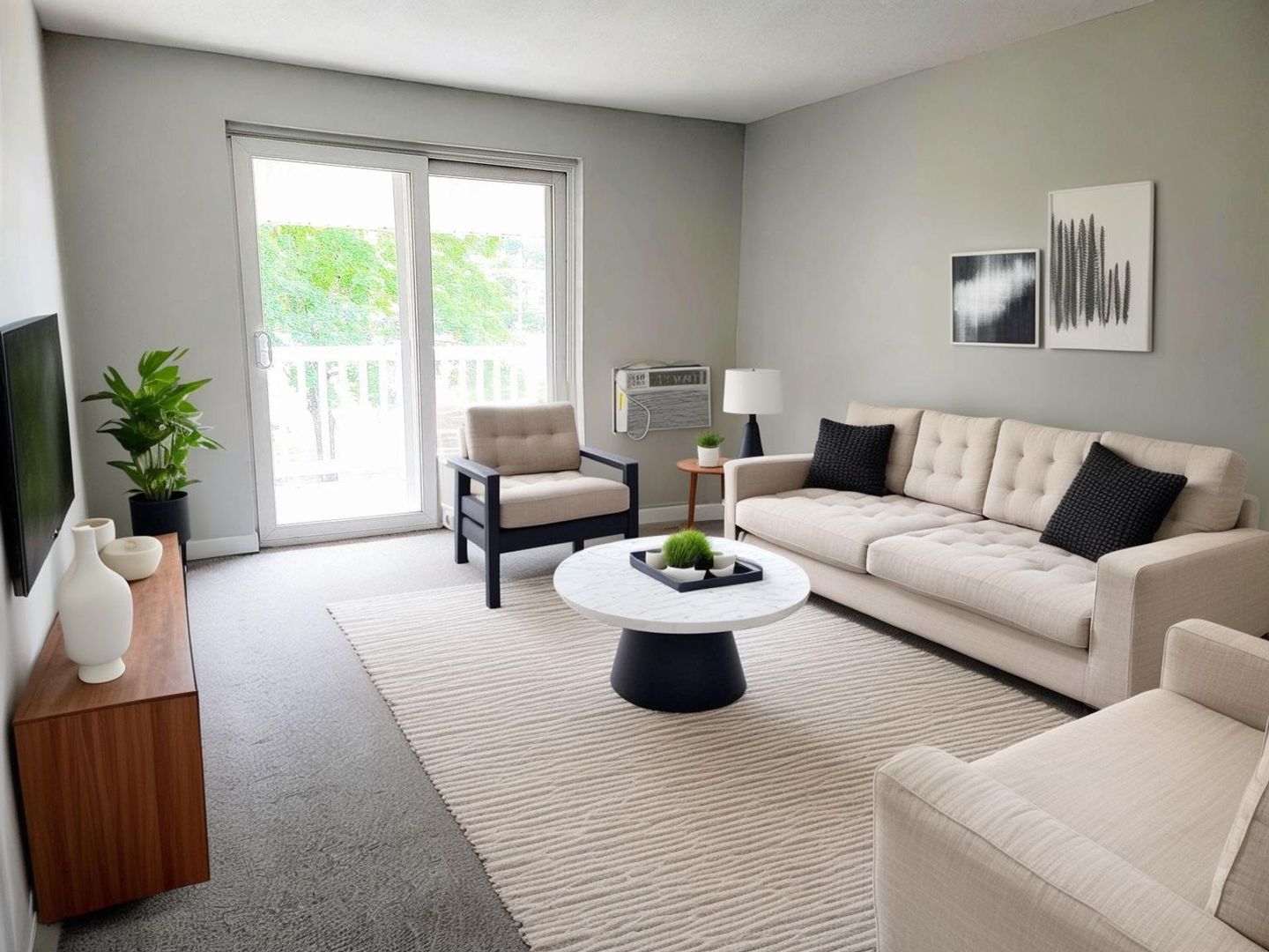 Salem Apartment: 205 Main St.