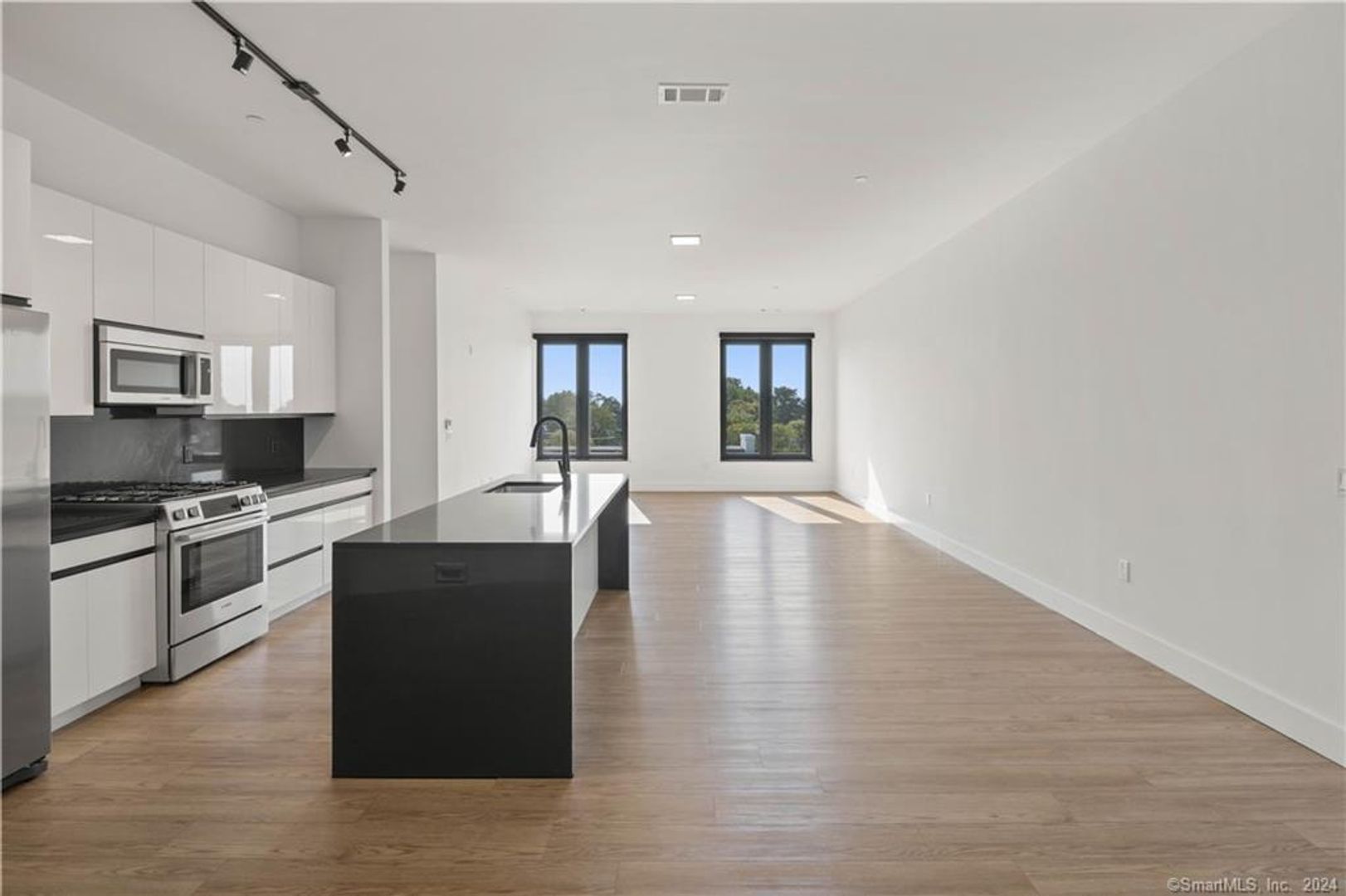 Fairfield Apartment: 78 Unquowa Place