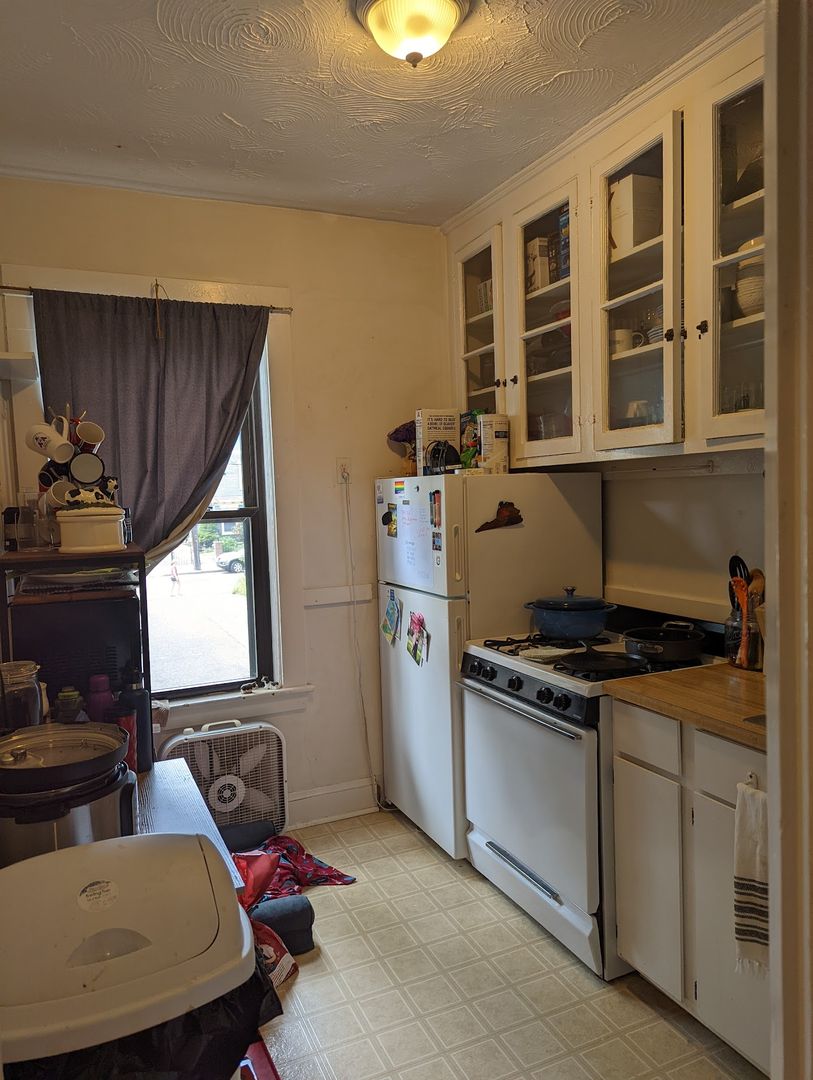 4A Pleasant Ave, 4 Somerville MA 02143 - Photo 3