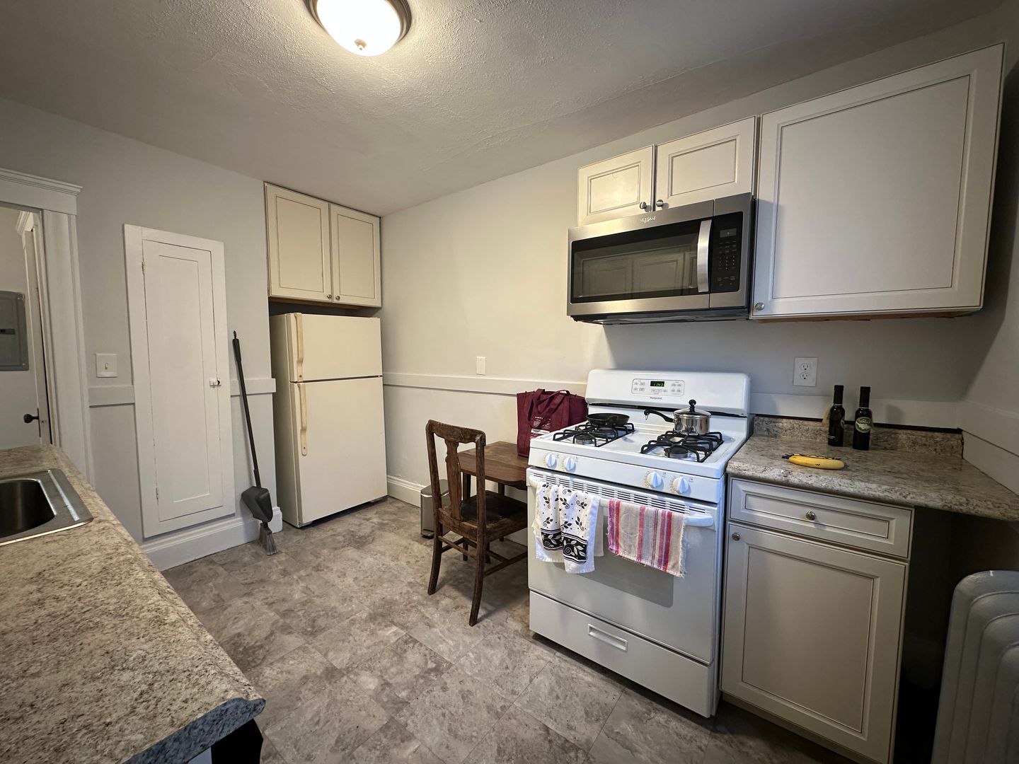 Medford Apartment: 208 Main St.