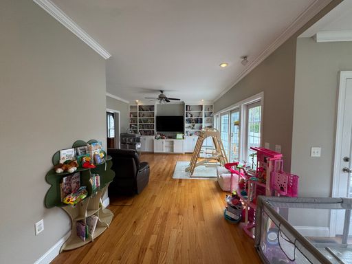 43 Canterbury Road, Waltham, MA 02453