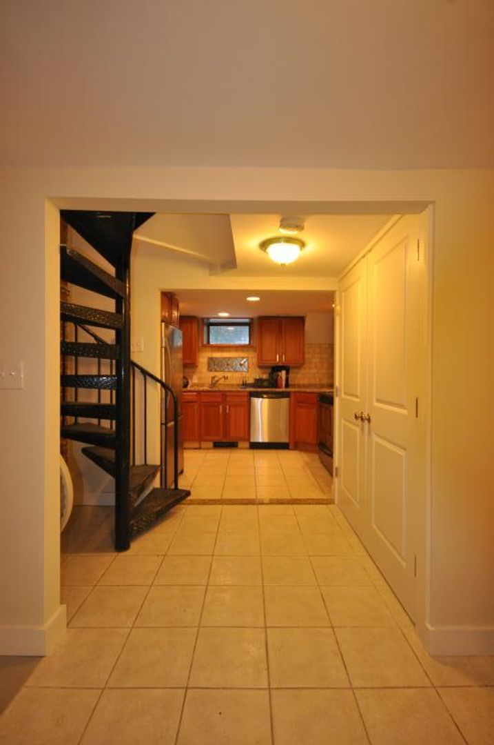 22 Sussex St MA 02120 - Photo 4