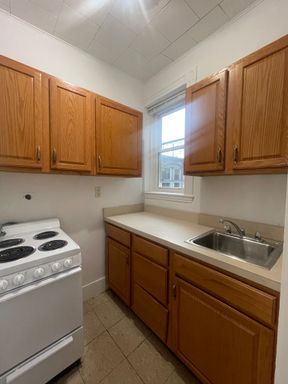 Sunny 1bed split unit in Fenway! – photo 1