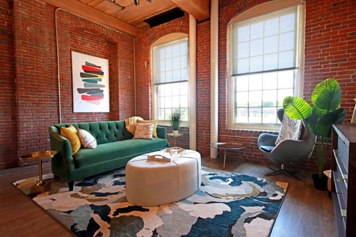 165 Thorndike St, 510, Lowell, MA 01852