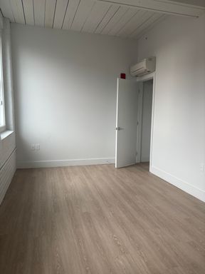 86 Essex , 204, Haverhill, MA 01832