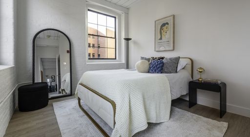 86 Essex, 305, Haverhill, MA 01832