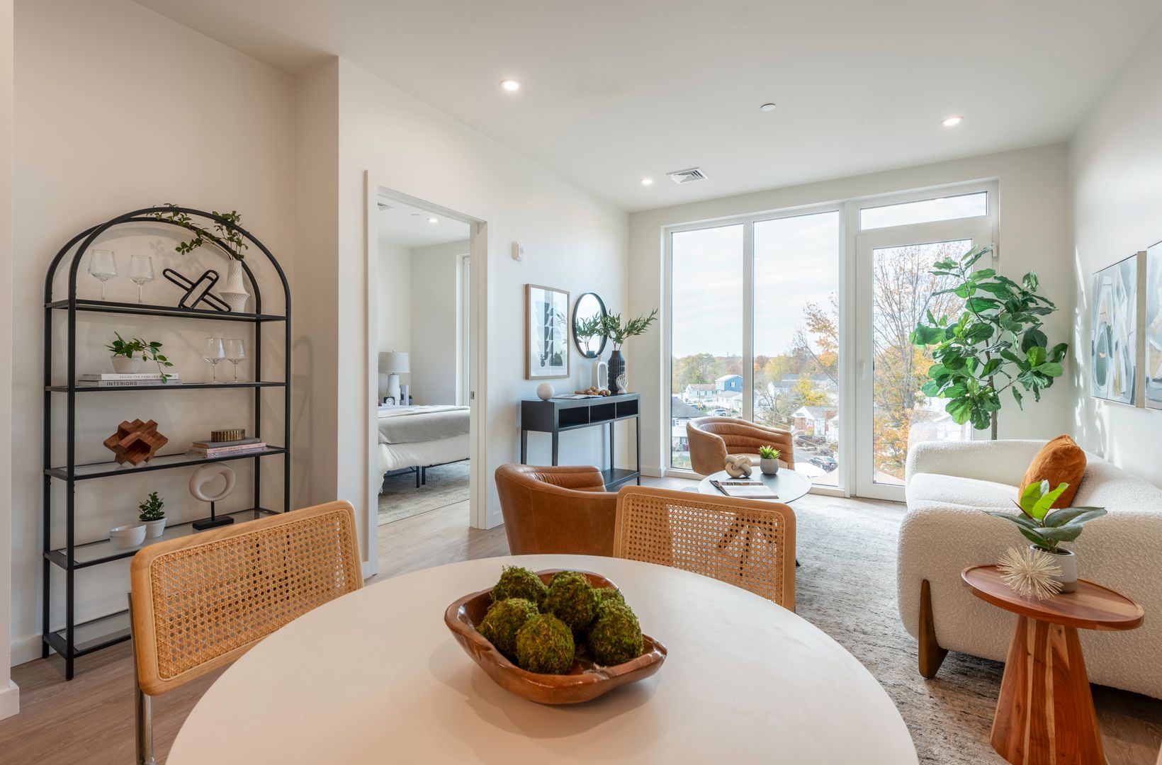 Revere Apartment: 810 Washington Ave