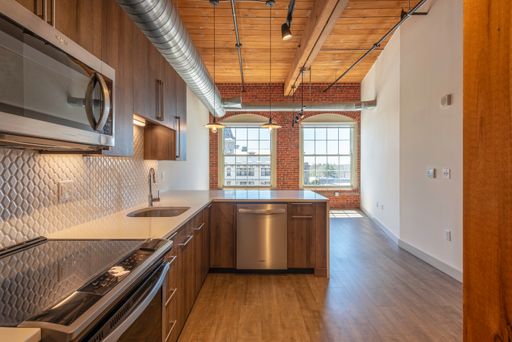 165 Thorndike St, 407, Lowell, MA 01852