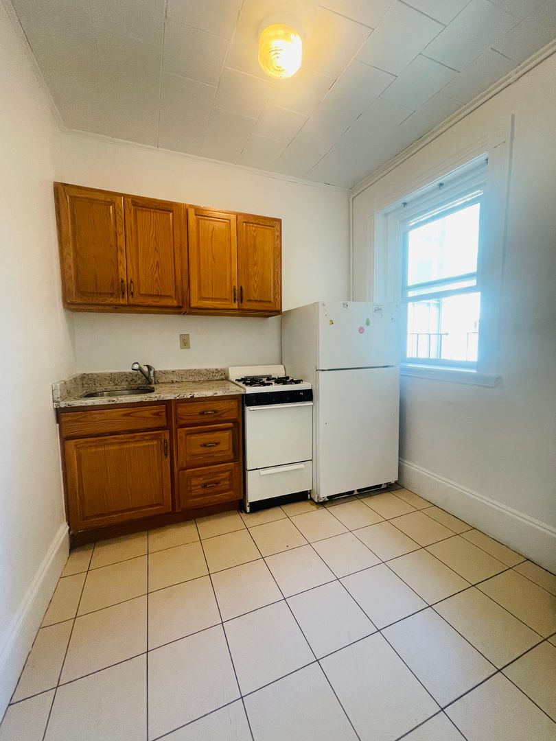 Boston Apartment: 11 Tetlow St