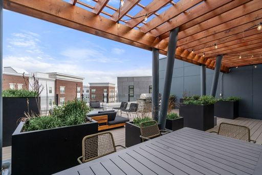 95 Fawcett St, 205, Cambridge, MA 02138