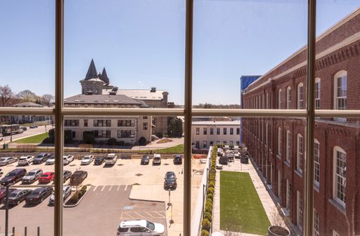 165 Thorndike St, 202, Lowell, MA 01852