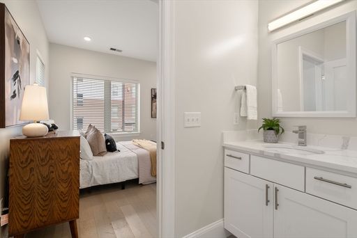 95 Fawcett St, 205, Cambridge, MA 02138