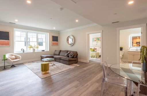 61 County St, 108, Dover, MA 02030