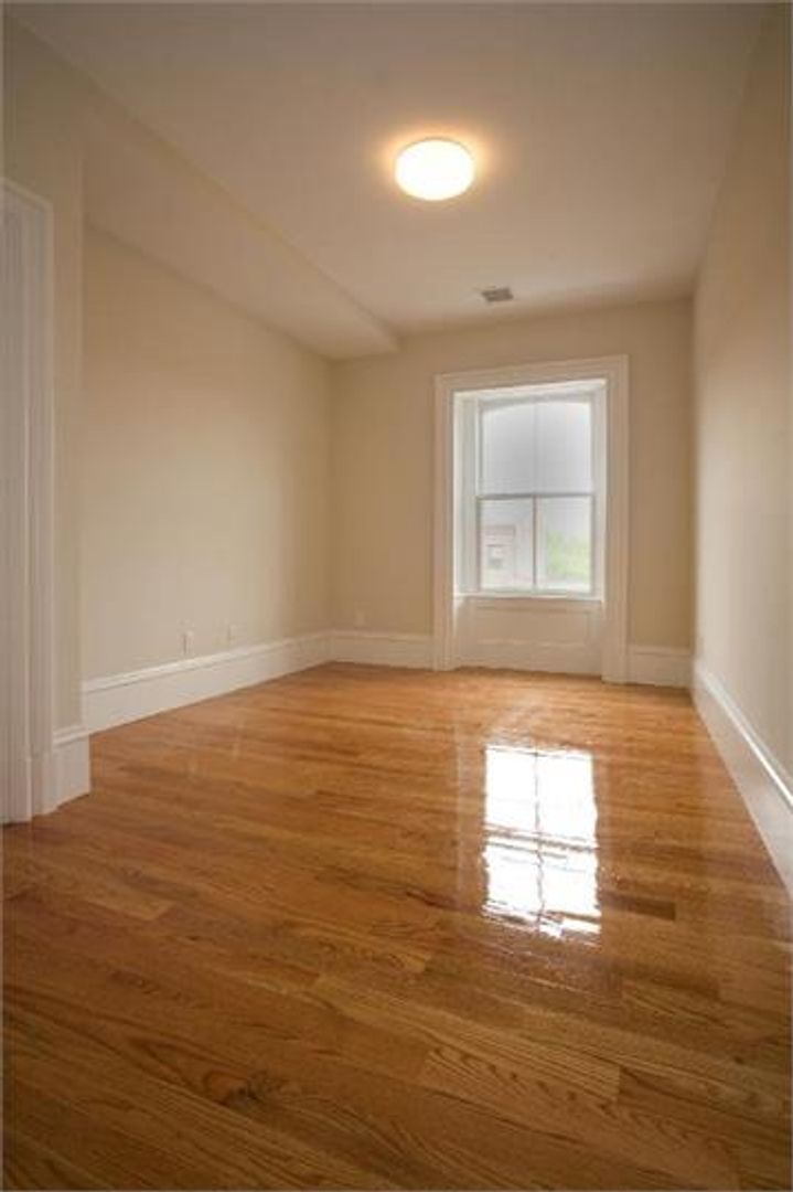 656 Massachusetts Ave - 5 MA 02118 - Photo 5