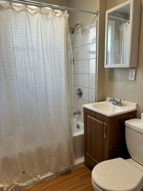 10-12 Rockdale Ave, 3, Lowell, MA 01854