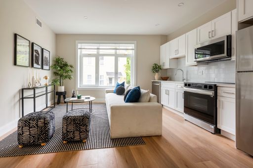 394 McGrath Hwy, Unit 205, Somerville, MA 02143