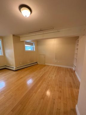 1800 Massachusetts Ave #8, Cambridge, MA 02140