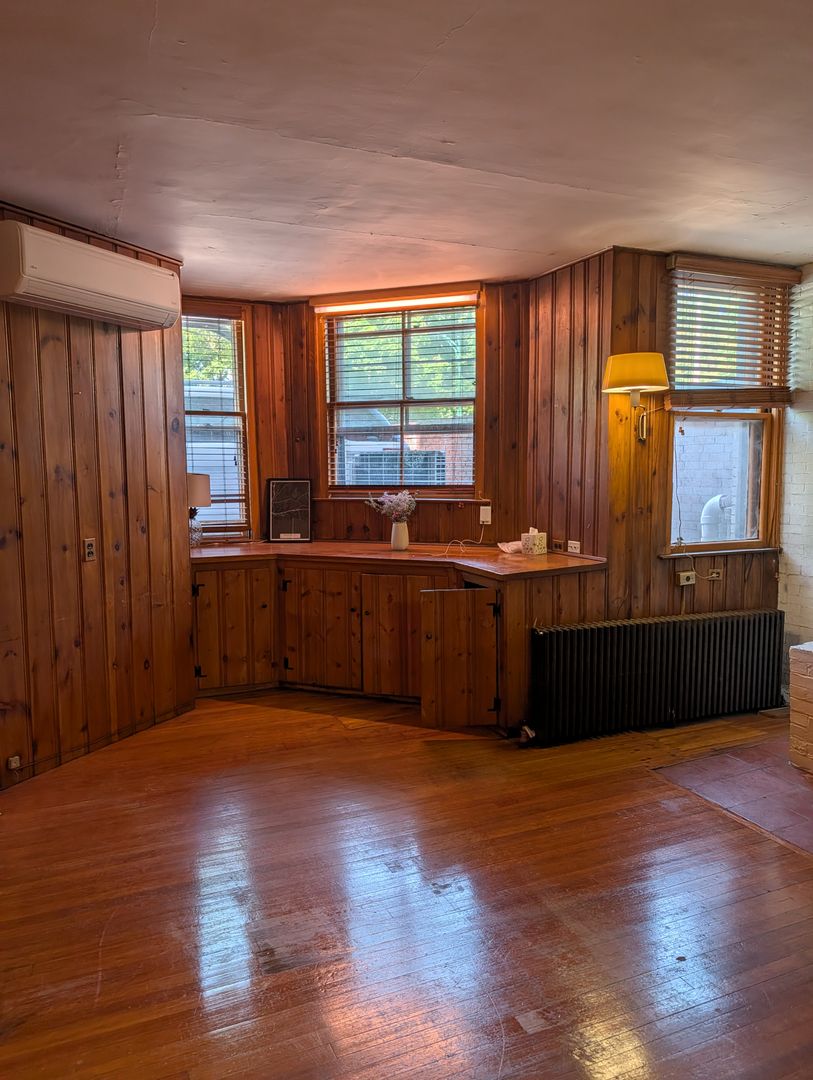 Boston Apartment: 127 Bay State Road