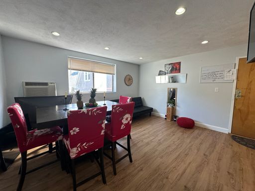 70 Lafayette Avenue, 28, Chelsea, MA 02150