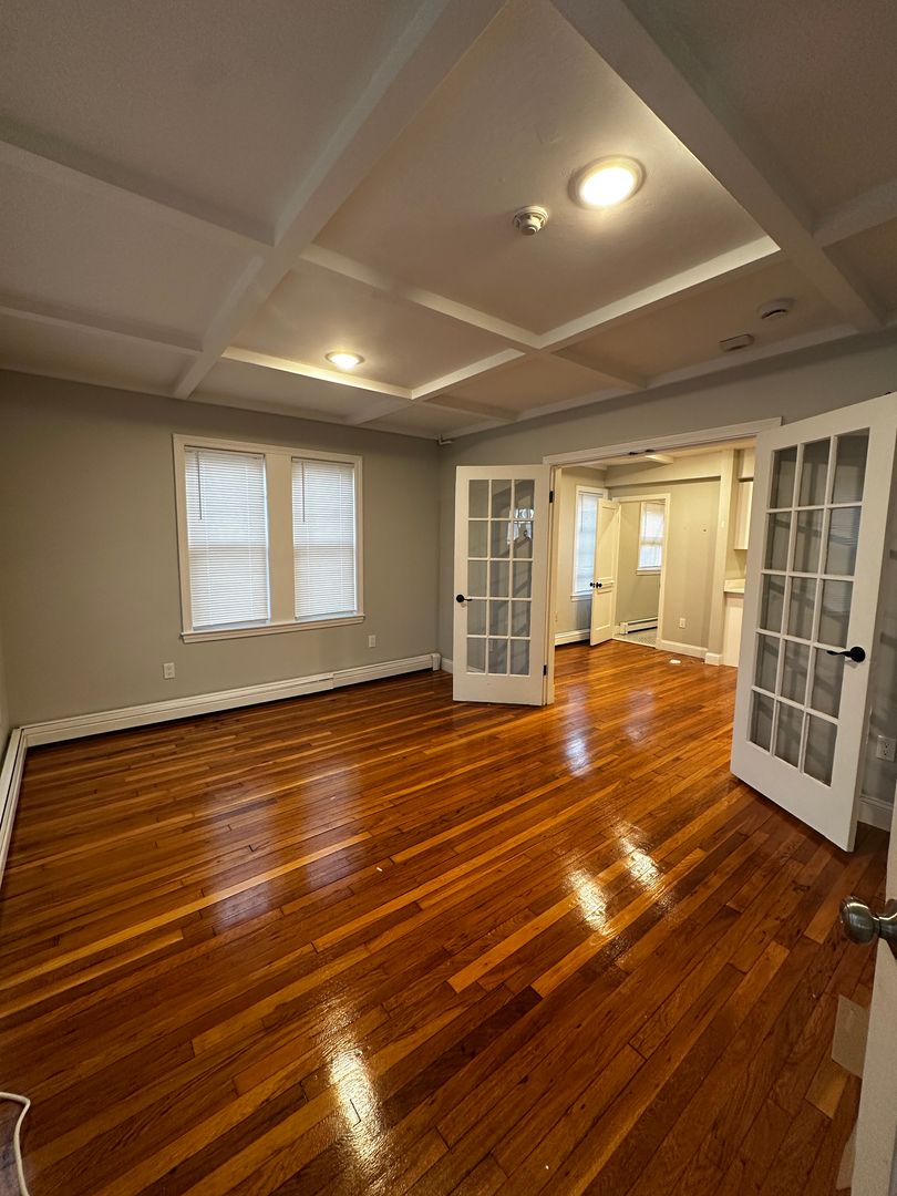 Quincy Apartment: 79 Farrington Street