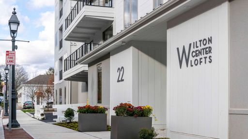 22 Hubbard Rd, Unit 100, Wilton, CT 06897