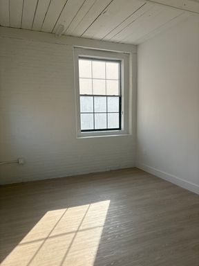 86 Essex, 305, Haverhill, MA 01832