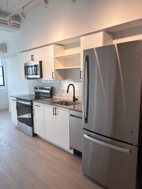 86 Essex , 406, Haverhill, MA 01832