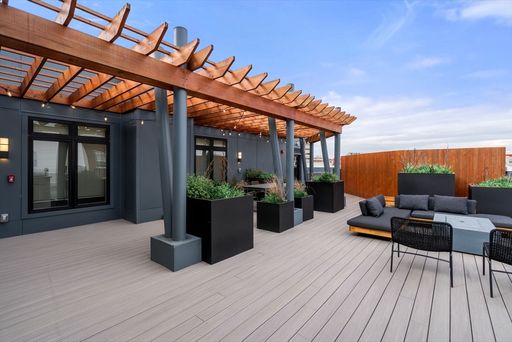 95 Fawcett St, 205, Cambridge, MA 02138