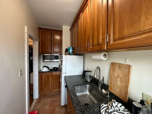 1648 Massachusetts Ave, 32, Cambridge, MA 02138
