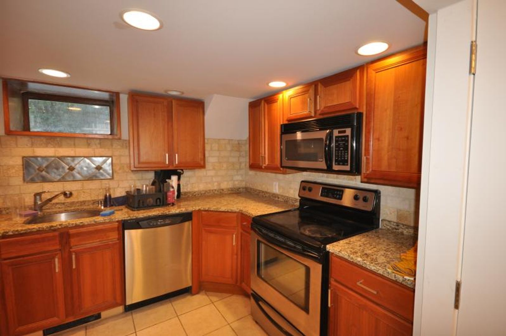 22 Sussex St MA 02120 - Photo 2