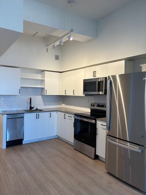 86 Essex , 403, Haverhill, MA 01832