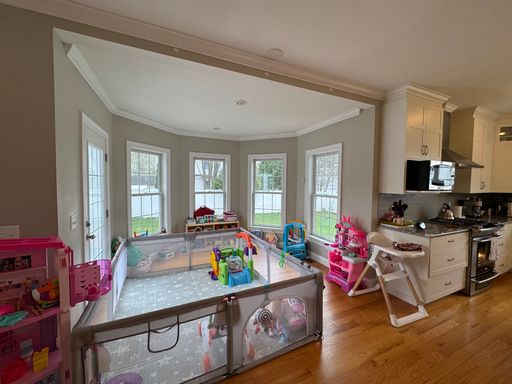 43 Canterbury Road, Waltham, MA 02453