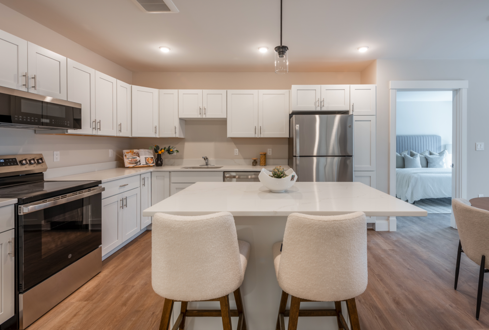 Milton Apartment: 936 Brush Hill Road