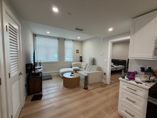 394 McGrath Hwy, Unit 102, Somerville, MA 02143