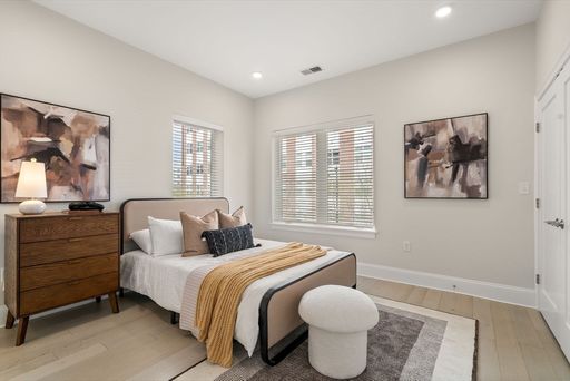 95 Fawcett St, 205, Cambridge, MA 02138