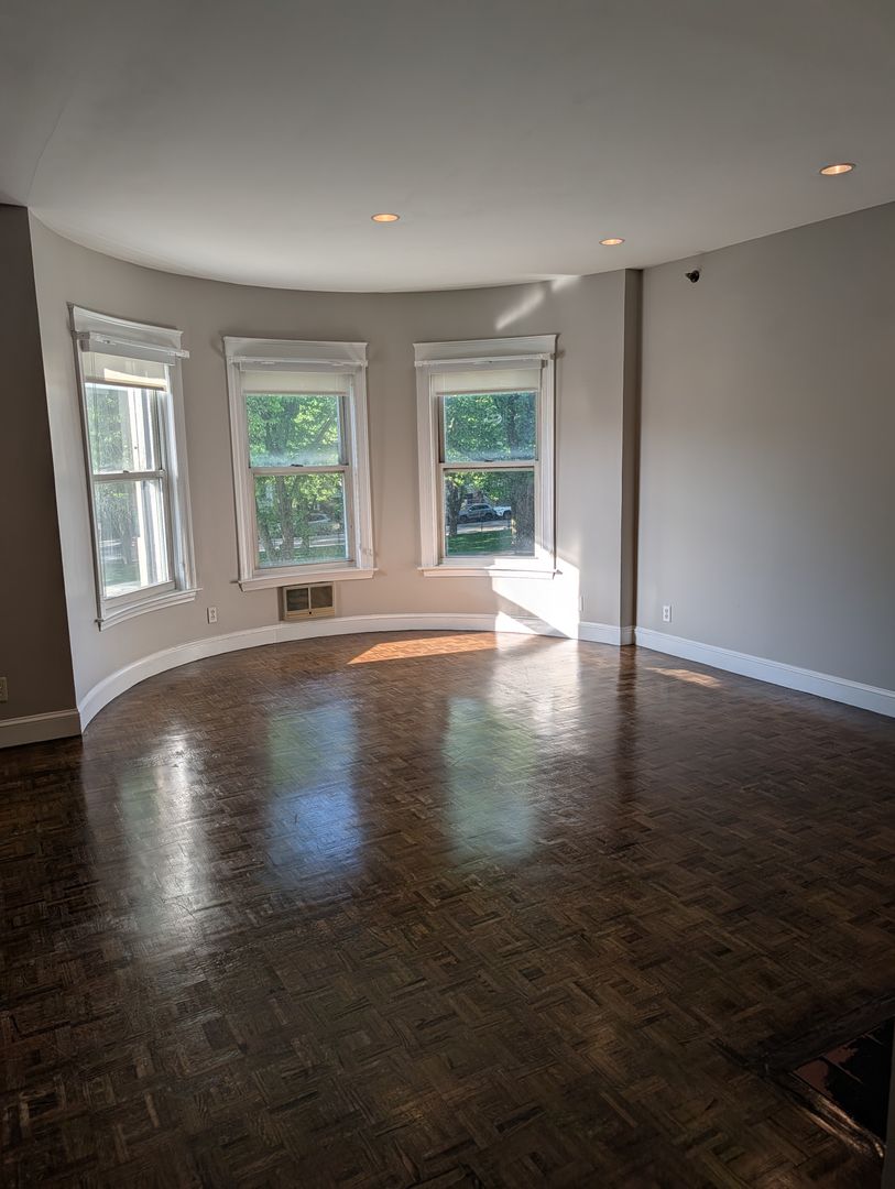 Boston Apartment: 416 Commonwealth Avenue