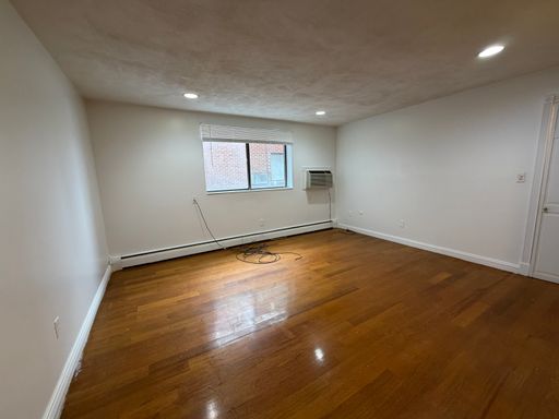 70 Lafayette Avenue, 5, Chelsea, MA 02150