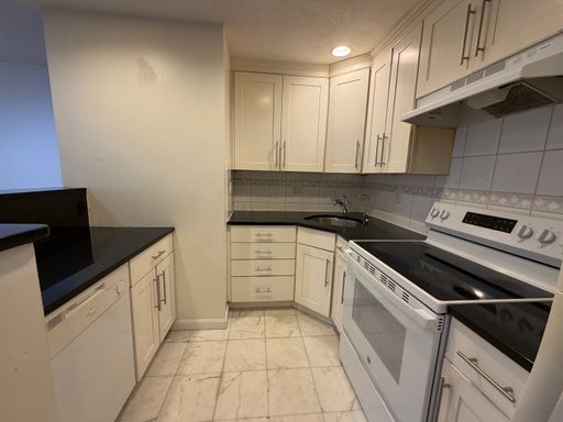 70 Lafayette Avenue, 12, Chelsea, MA 02150