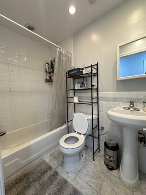 70 Lafayette Avenue, 28, Chelsea, MA 02150