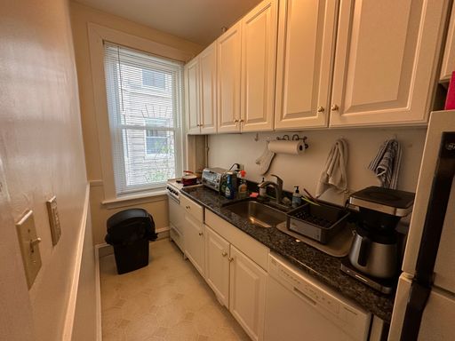 1648 Massachusetts Ave, 5, Cambridge, MA 02138