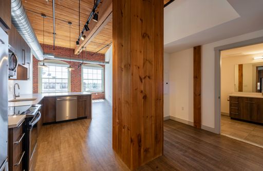 165 Thorndike St, 202, Lowell, MA 01852