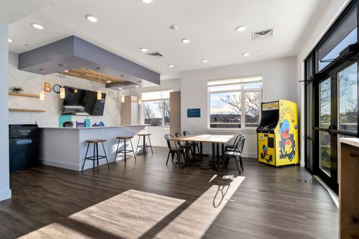 400 Mystic Avenue, 407, Somerville, MA 02145